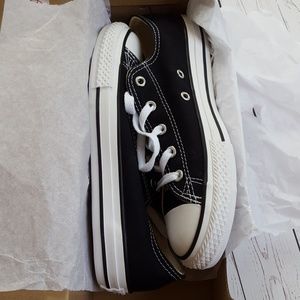New Coverse allstars size 3 youth